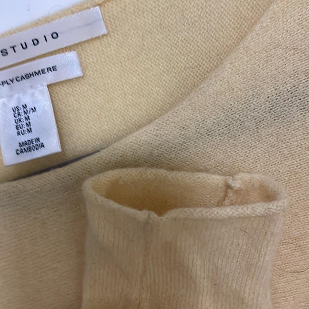 Sweater - Picture 3 of 4